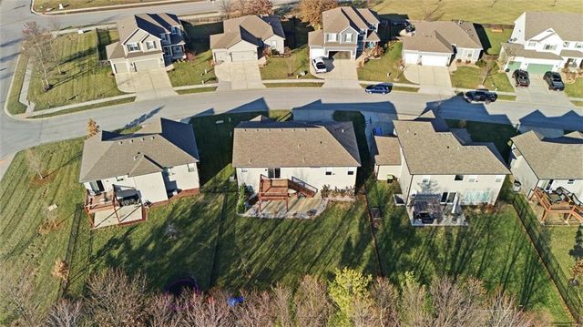 606 SE Colonial Drive, Blue Springs, MO 64014