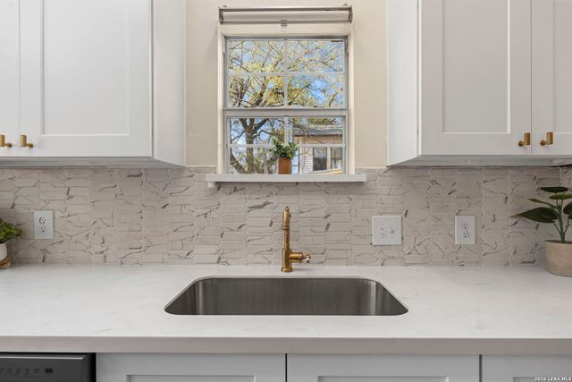 1526 Schley, San Antonio, TX 78210