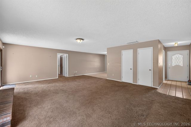 10476 Goldenrod Lane, Sand Springs, OK 74063