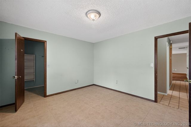 10476 Goldenrod Lane, Sand Springs, OK 74063