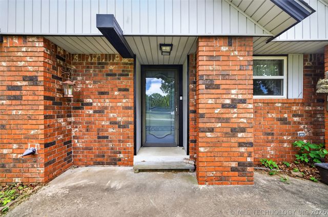 10476 Goldenrod Lane, Sand Springs, OK 74063