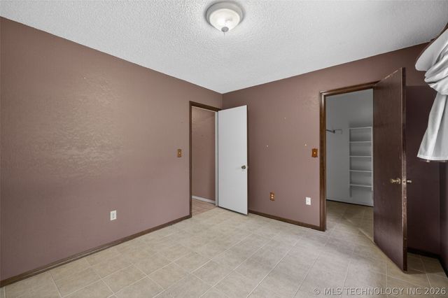 10476 Goldenrod Lane, Sand Springs, OK 74063