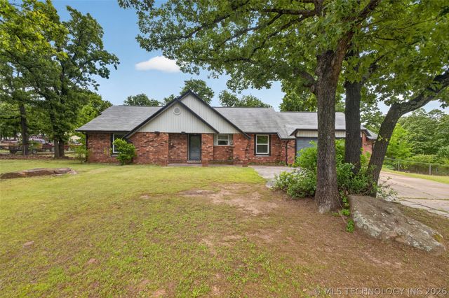 10476 Goldenrod Lane, Sand Springs, OK 74063