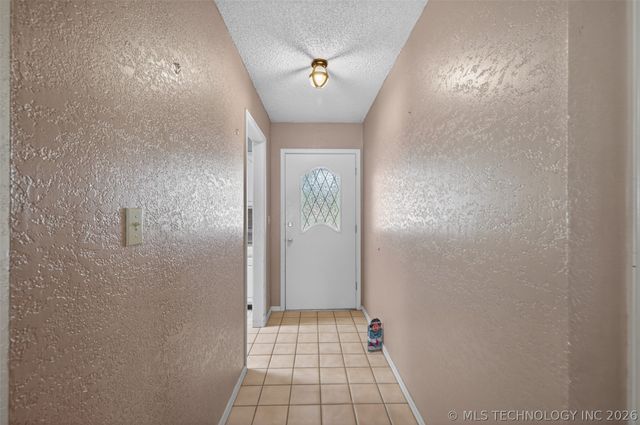10476 Goldenrod Lane, Sand Springs, OK 74063