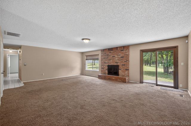 10476 Goldenrod Lane, Sand Springs, OK 74063