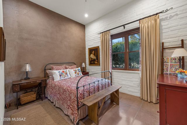 5705 N Lady Lane, Tucson, AZ 85704