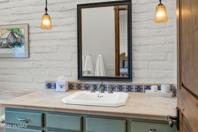 5705 N Lady Lane, Tucson, AZ 85704