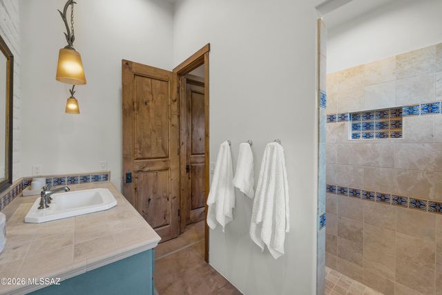 5705 N Lady Lane, Tucson, AZ 85704