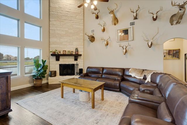 1035 Hickory Lane, Howe, TX 75459