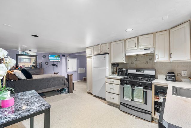 656 DEVON ST, Kearny, NJ 07032