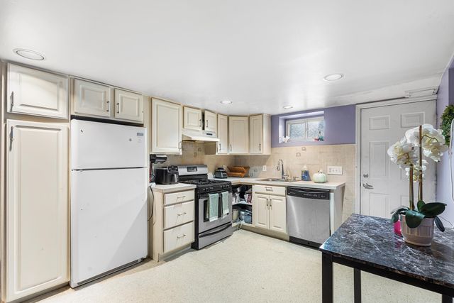 656 DEVON ST, Kearny, NJ 07032