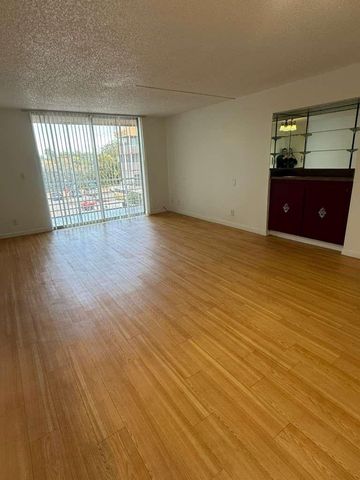 408 NW 68th Avenue 306, Plantation, FL 33317