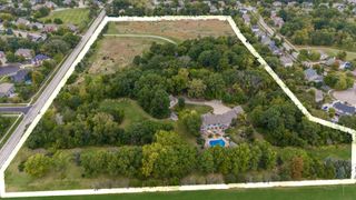3s201 S Raddant Road, Batavia, IL 60510