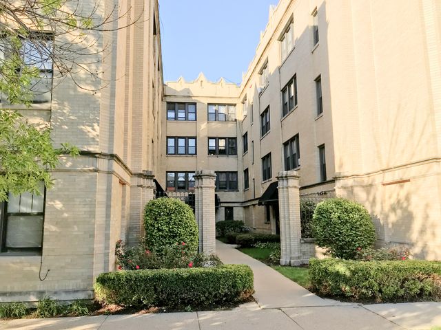 6813 21st Street 1402, Berwyn, IL 60402