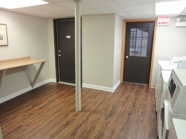 6813 21st Street 1402, Berwyn, IL 60402