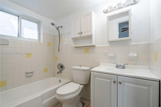 3049 NW 9th Ave 4, Wilton Manors, FL 33311