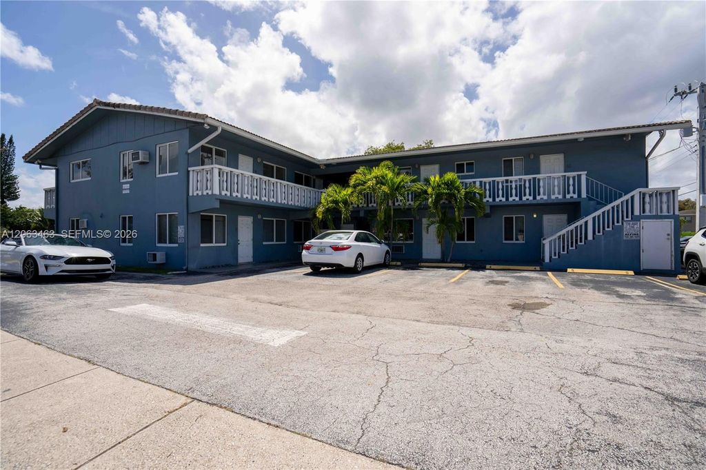 3049 NW 9th Ave 4, Wilton Manors, FL 33311