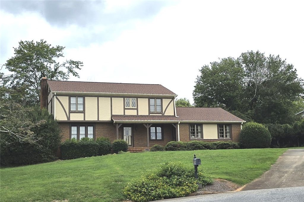 103 Buckingham Court, Anderson, SC 29621