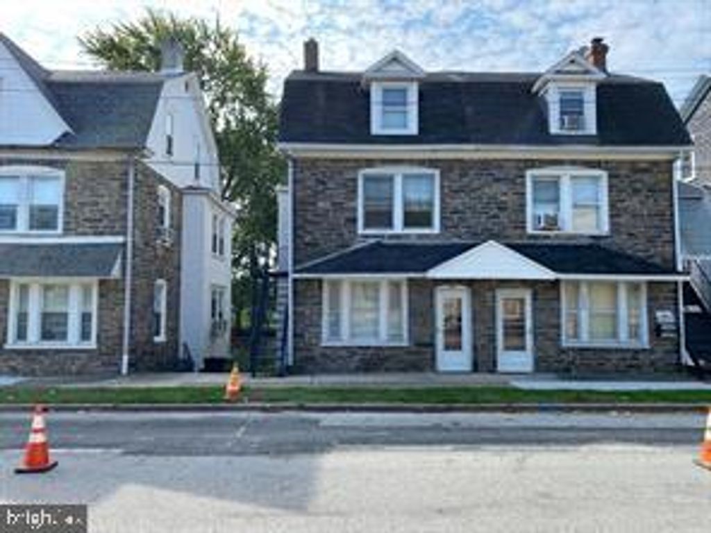 9218 W CHESTER PIKE #1, Upper Darby, PA 19082