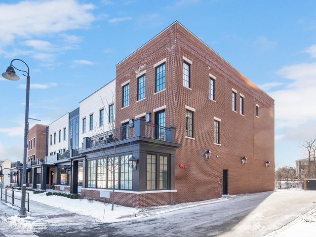225 Burlington Avenue TH1, Clarendon Hills, IL 60514