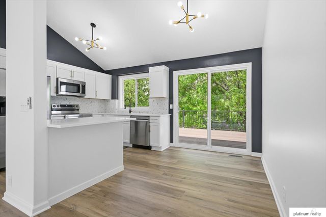 8836 N 81 Avenue, Omaha, NE 68122