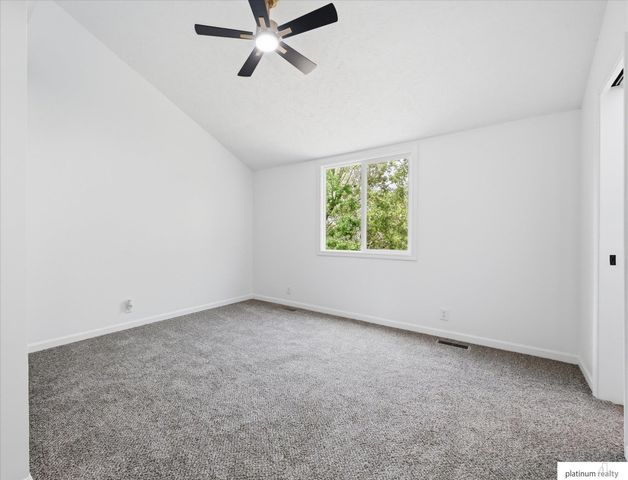 8836 N 81 Avenue, Omaha, NE 68122