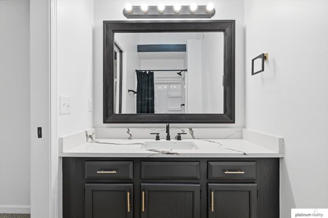 8836 N 81 Avenue, Omaha, NE 68122