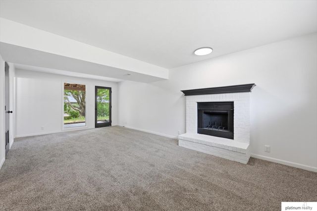 8836 N 81 Avenue, Omaha, NE 68122