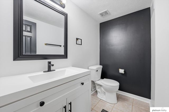 8836 N 81 Avenue, Omaha, NE 68122