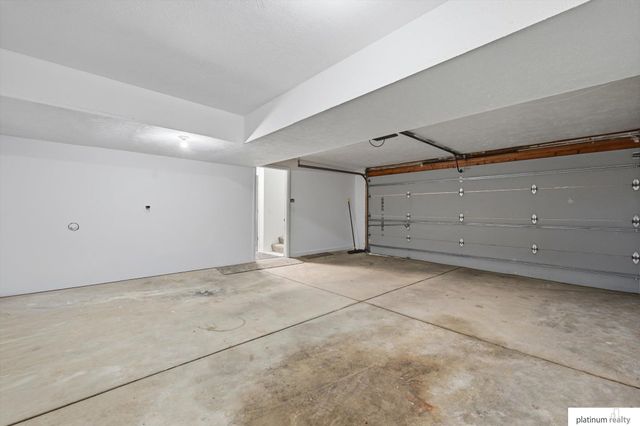 8836 N 81 Avenue, Omaha, NE 68122