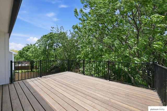 8836 N 81 Avenue, Omaha, NE 68122