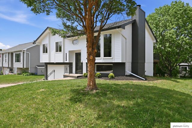 8836 N 81 Avenue, Omaha, NE 68122