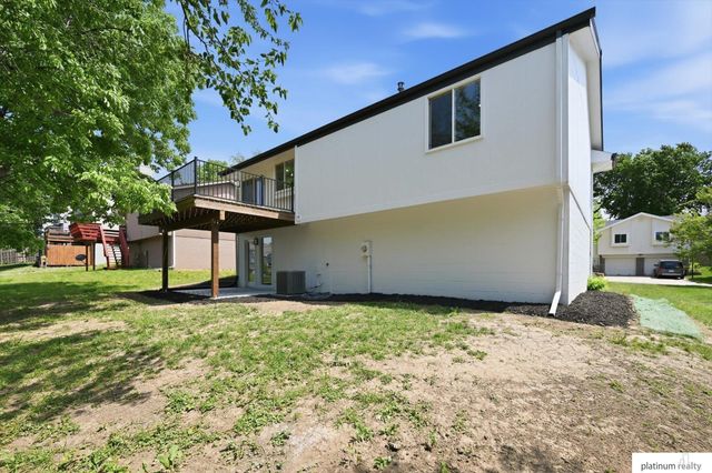 8836 N 81 Avenue, Omaha, NE 68122