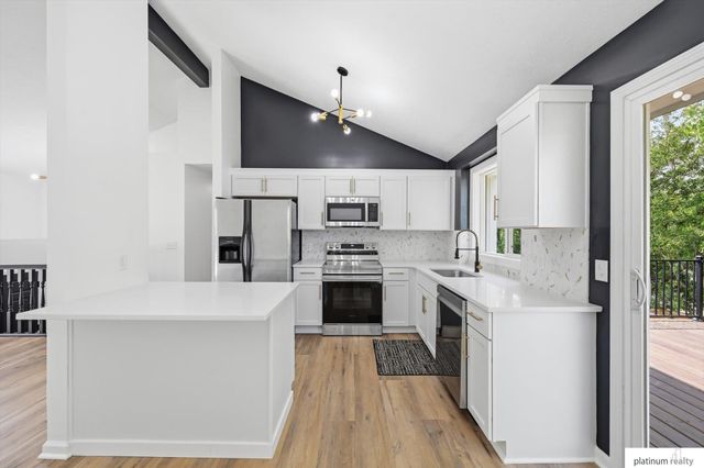 8836 N 81 Avenue, Omaha, NE 68122