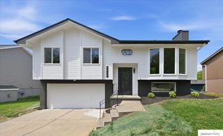 8836 N 81 Avenue, Omaha, NE 68122