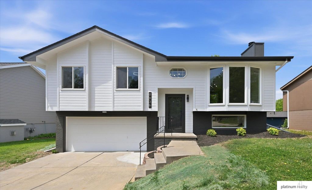 8836 N 81 Avenue, Omaha, NE 68122