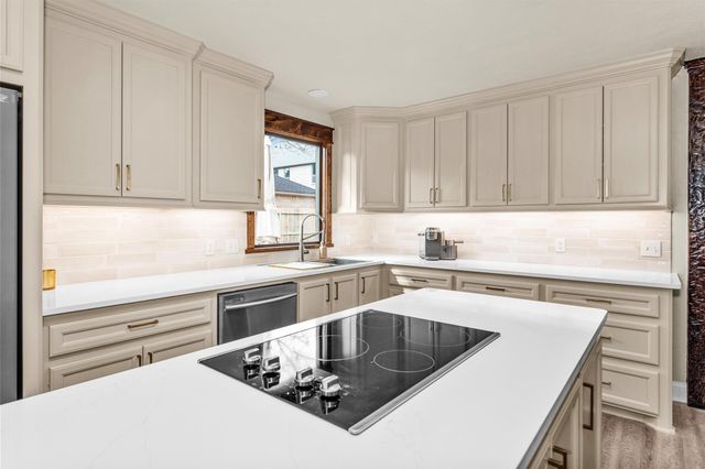 2230 Foreland Drive, Houston, TX 77077