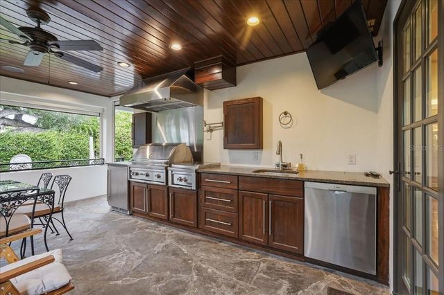 89 MARTINIQUE AVENUE, Tampa, FL 33606
