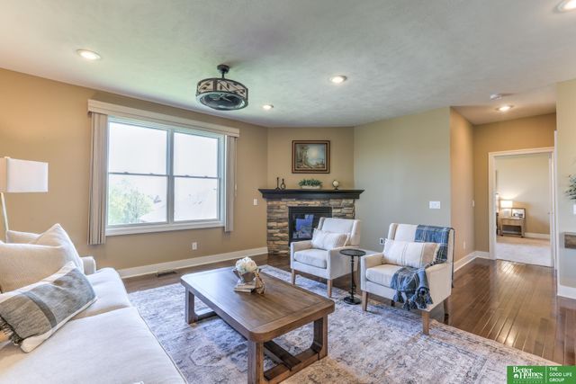 5817 N 159th Street, Omaha, NE 68116