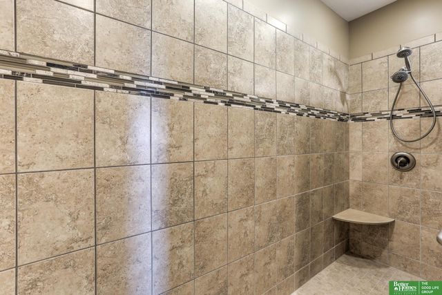 5817 N 159th Street, Omaha, NE 68116