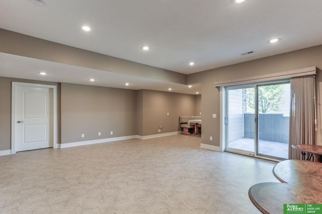 5817 N 159th Street, Omaha, NE 68116