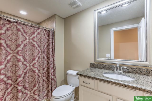 5817 N 159th Street, Omaha, NE 68116