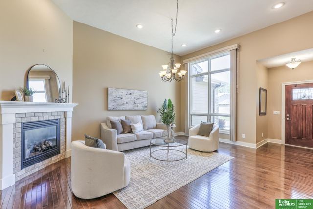 5817 N 159th Street, Omaha, NE 68116
