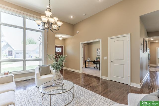 5817 N 159th Street, Omaha, NE 68116