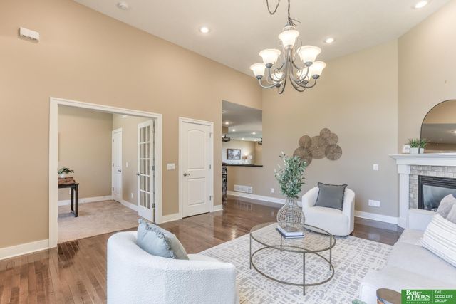 5817 N 159th Street, Omaha, NE 68116