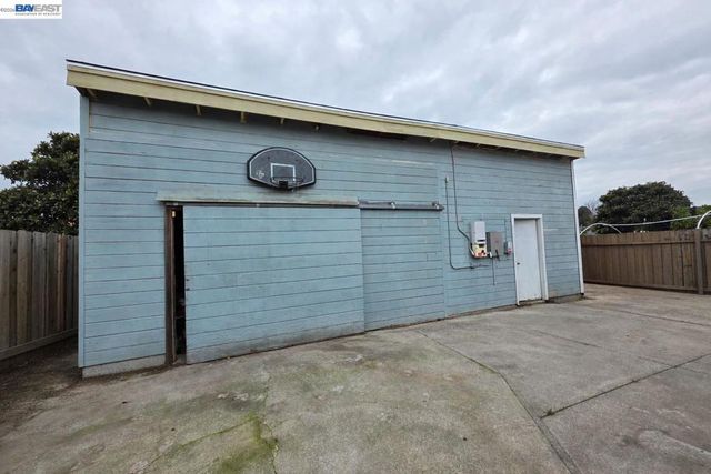 1612 Emeric Ave, San Pablo, CA 94806