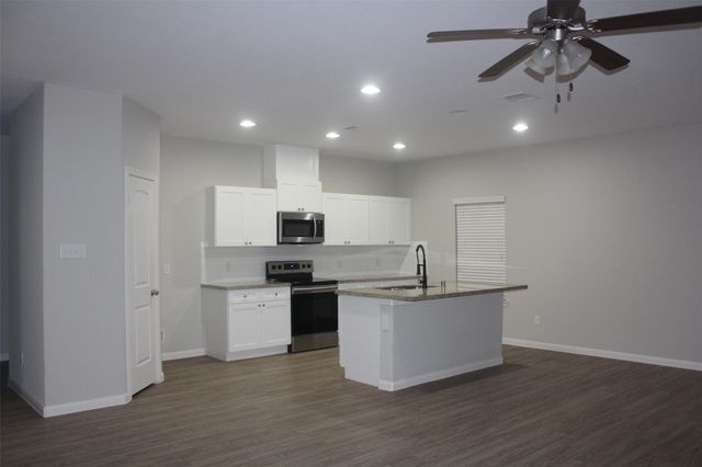 26433 Easy St, Magnolia, TX 77355