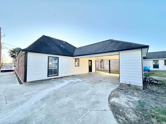 22975 Aidan Rd, Plaquemine, LA 70764