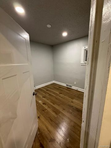 15895 Kentucky Street, Detroit, MI 48238