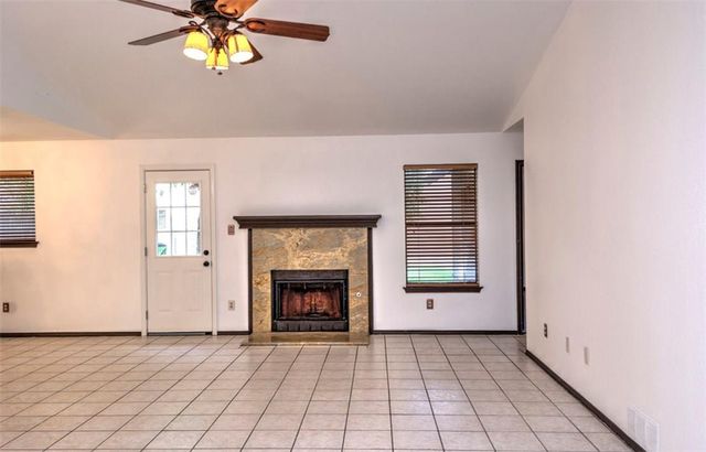 6500 Luckenbach LN, Austin, TX 78729